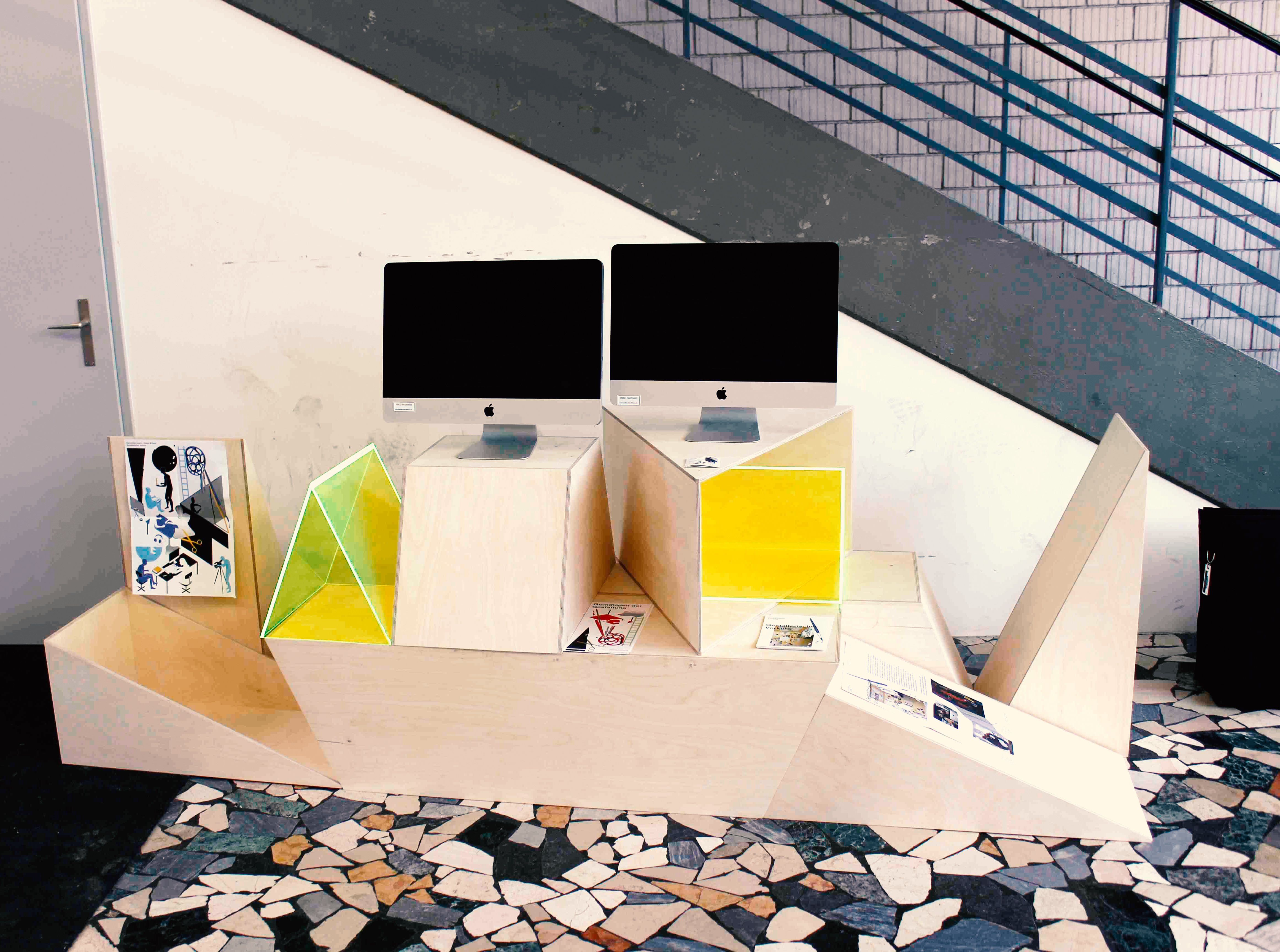 Elephant Studio   ­